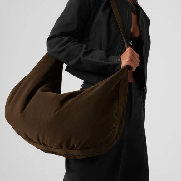 NEW ALO Yoga Om The Go Gym Sling Bag Espresso - Picture 2 of 6